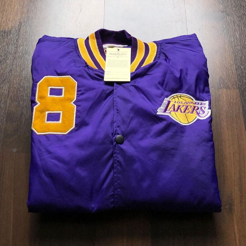 JAKET BOMBER VARSITY LAKERS 8 MITCHELL&amp;NESS