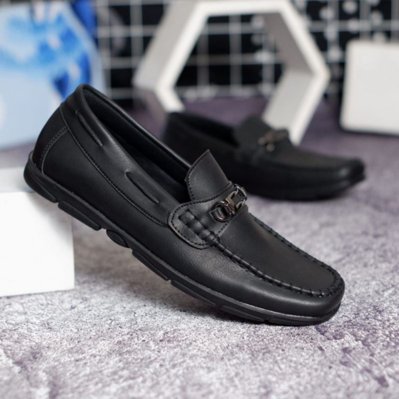 BEST PRODUK X SEPATU SLIP ON PRIA LOAFER BOI DEWASA  KULIT ASLI ORIGINAL CASUAL FORMAL SLIP ON PRIA KERJA KANTOR GURU PNS PESTA RESMI NYAMAN || SLIP ON PRIA PANSUS BERKUALITAS 2022