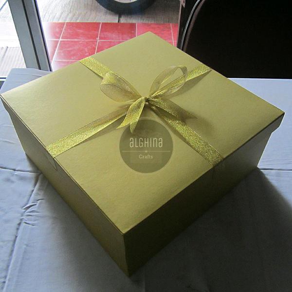 

Kotak Kado Polos 35x35x15