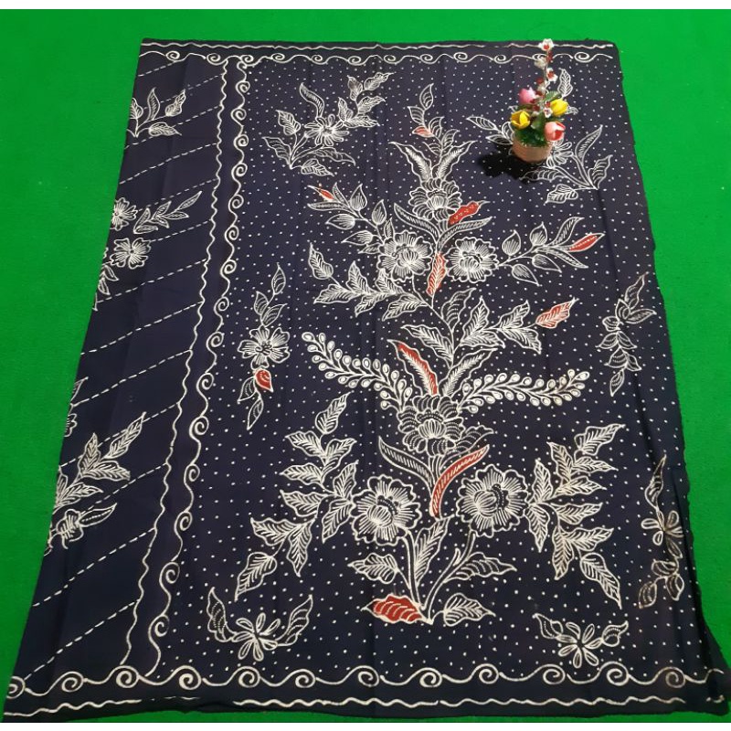 Sarung batik tulis asli produksi madura