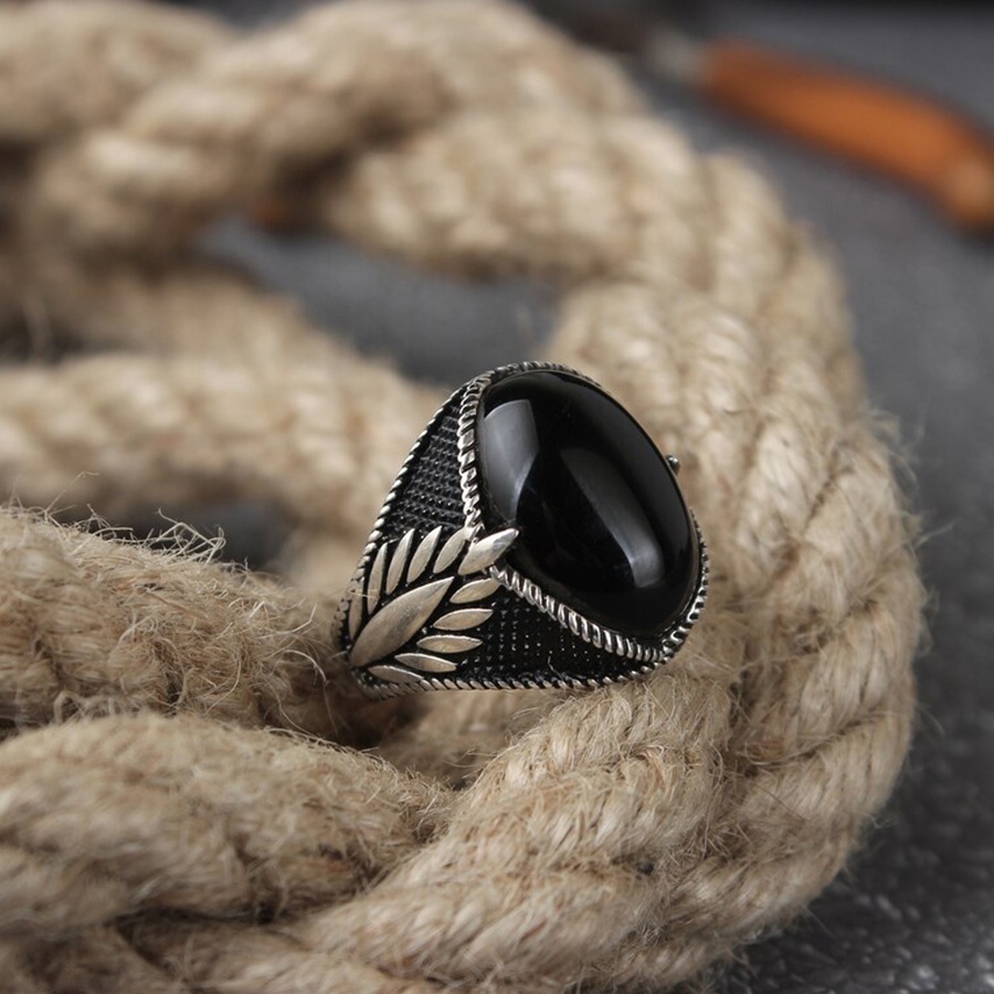 Cincin Bahan Titanium Steel Warna Hitam Motif Daun Gaya Punk Untuk Pria