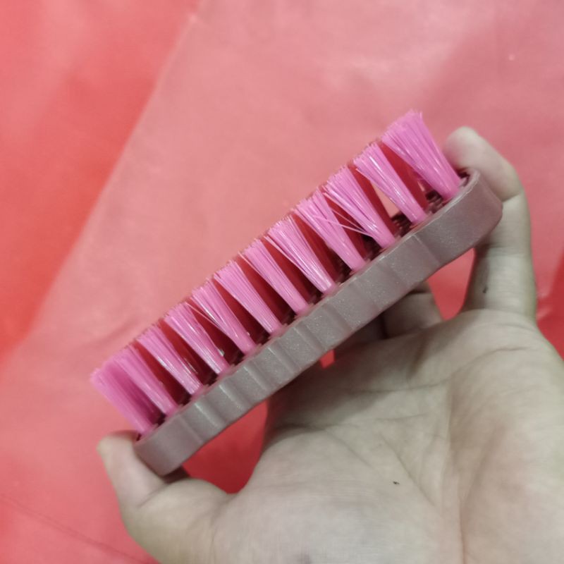 sikat sepatu nilon kasar untuk area midsole