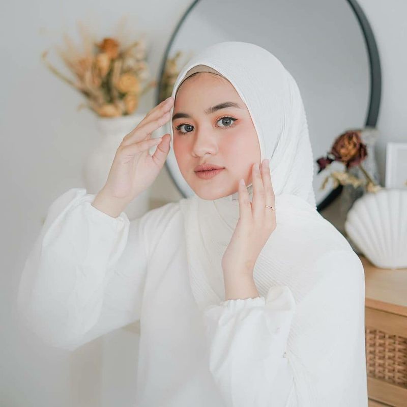 (BISA COD) Hijab pashmina plisket premium ceruty babydoll. PUTIH