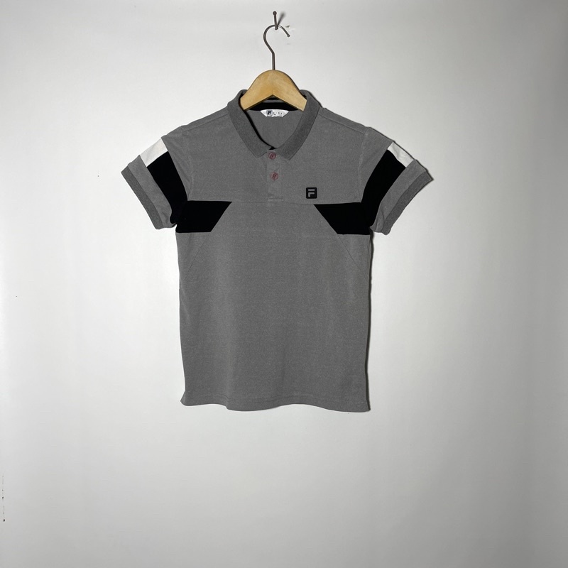 Baju Olah Raga Preloved by Hisummer08-30 Fi.la XS