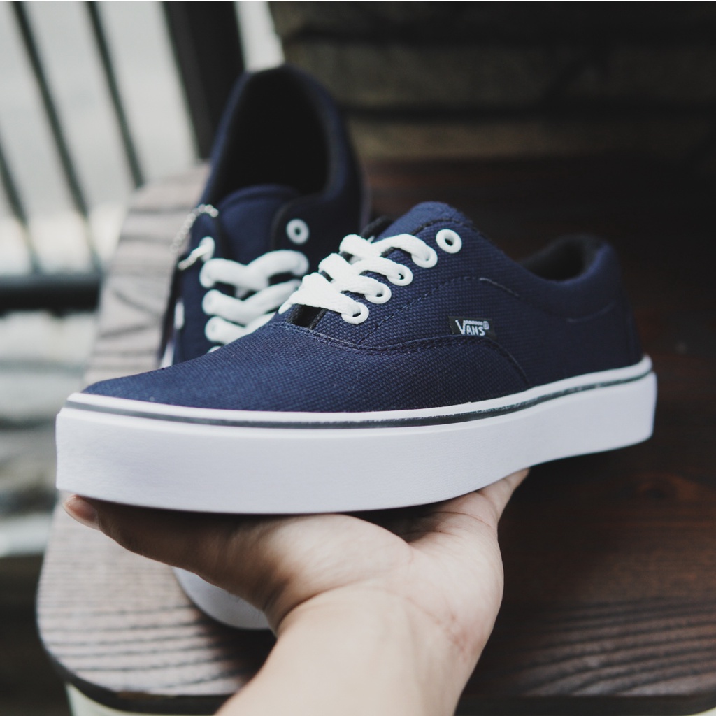 Sepatu Authentic Black White Sneakers Authentic Hitam Putih