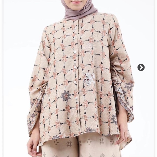 Kuranji Top Khaki size S Ria Miranda