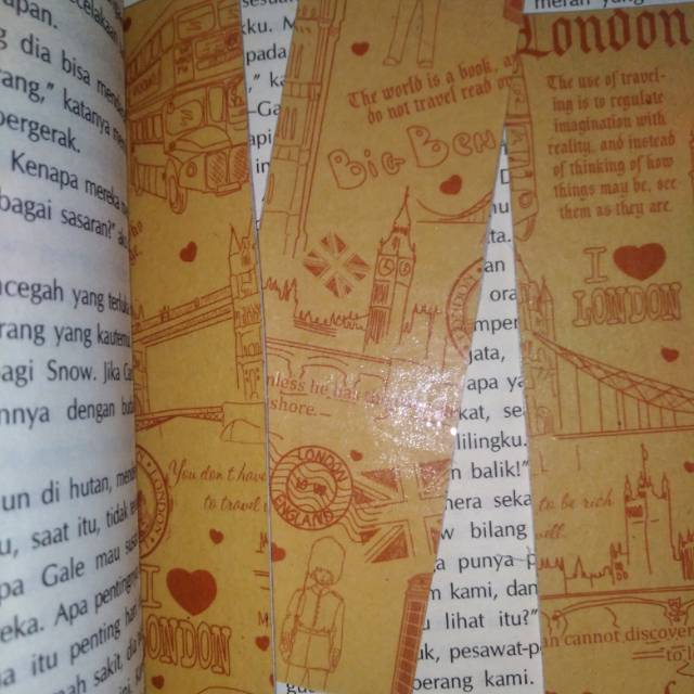 

Bookmark Aesthetic No.4 / pembatas buku aesthetic