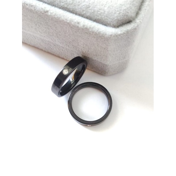 Cincin Hitam Polos Permata Titanium