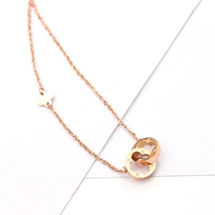 Kalung Desain Clover Bahan Titanium Steel 18K Warna Rose Gold Gaya Korea Untuk Wanita