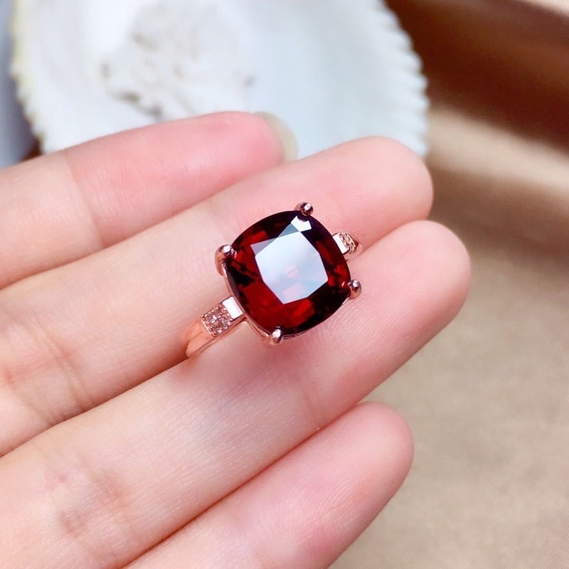 Luxury Fashion Red Ring