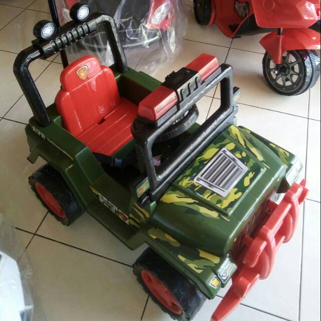 MOBIL JEEP TENTARA SK 670 / MOBIL DORONG TENTARA