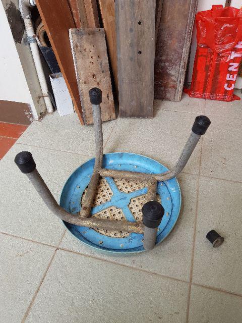 Karet Alas Kaki Kursi Bulat Diameter Lubang 1 Inch Atau +/- 2.5 Cm