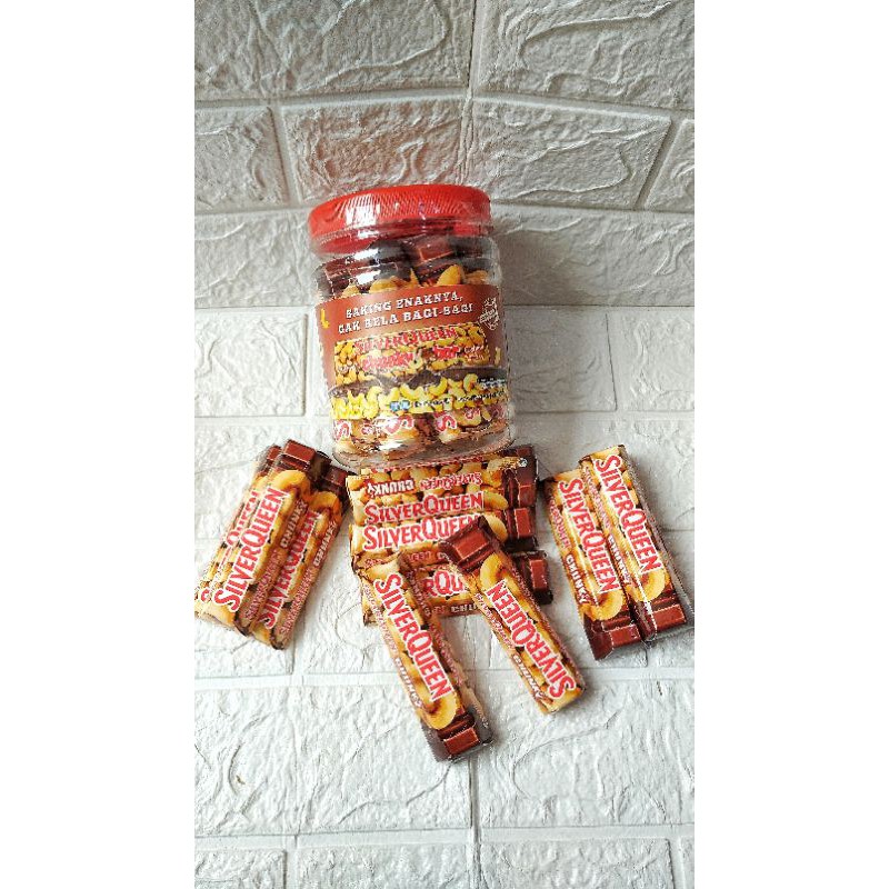 

1 TOPLES SILVERQUEEN CHUNKY BAR 30GR/ 12PCS || SILVERQUEEN || COKLAT SILVETQUEEN