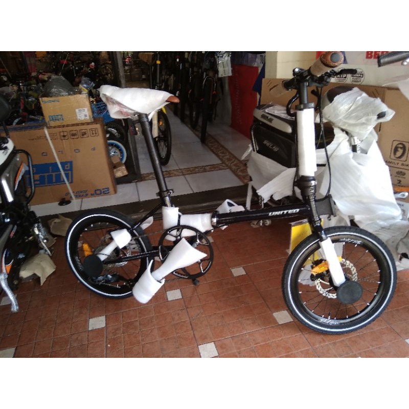 sepeda lipat 16 inch united black horse