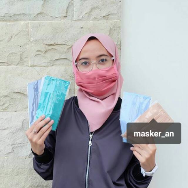 Gambar Orang Pake Masker  Vektor Gambar Orang Pakai 