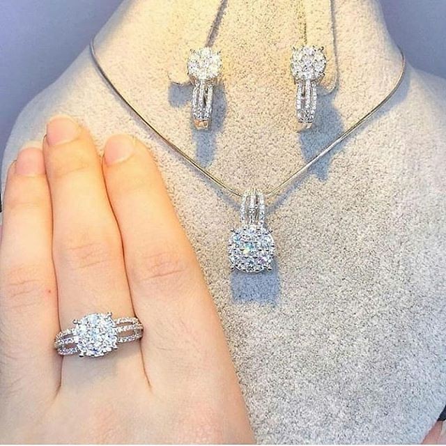 La Vienne - Set Perhiasan Titanium Wanita Anti Karat - isi 3 Kalung Cincin Anting - Adeline Silver