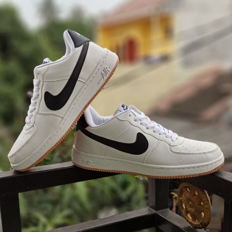 sepatu pria dan wanita sneaker pria dan wanita gaya masa kini termurah sepatu nongrong terlaris  saat ini