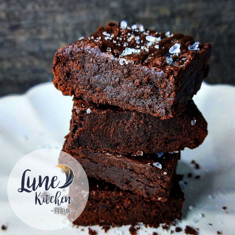 

Sea Salt Dark Chocolate Fudgy Brownie