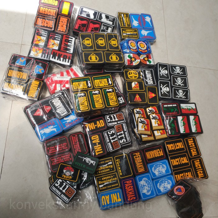 emblem patch karet berperekat velcro