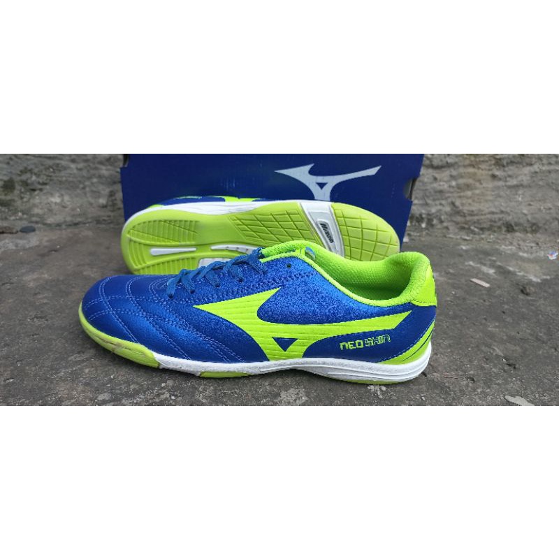 Sepatu futsal mizuno sepatu olahraga