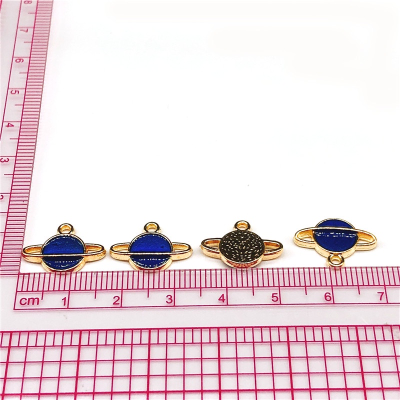 4pcs Liontin Enamel Bentuk planet Luar Angkasa Bahan Alloy Untuk Membuat Perhiasan Wanita Charms