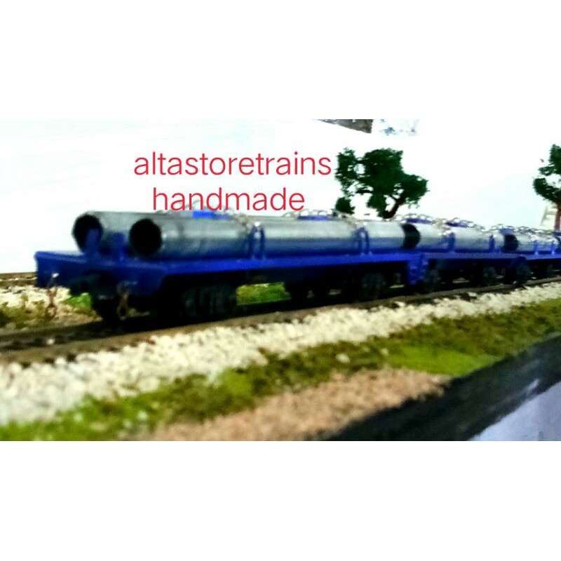 Miniatur Kereta api gerbong datar pengangkut besi