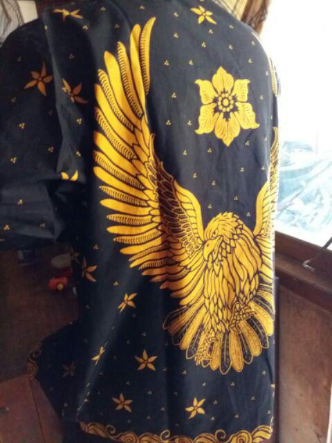 Batik Solo Kemeja Hem Garuda Emas Lapis Tricot Grounding