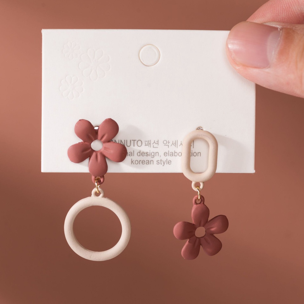 [littlecrab] Anting Wanita Bunga Maroon Lucu Simple Elegan Woman Flower Earrings Anting Berkualitas Beda Kiri Kanan Korean Style