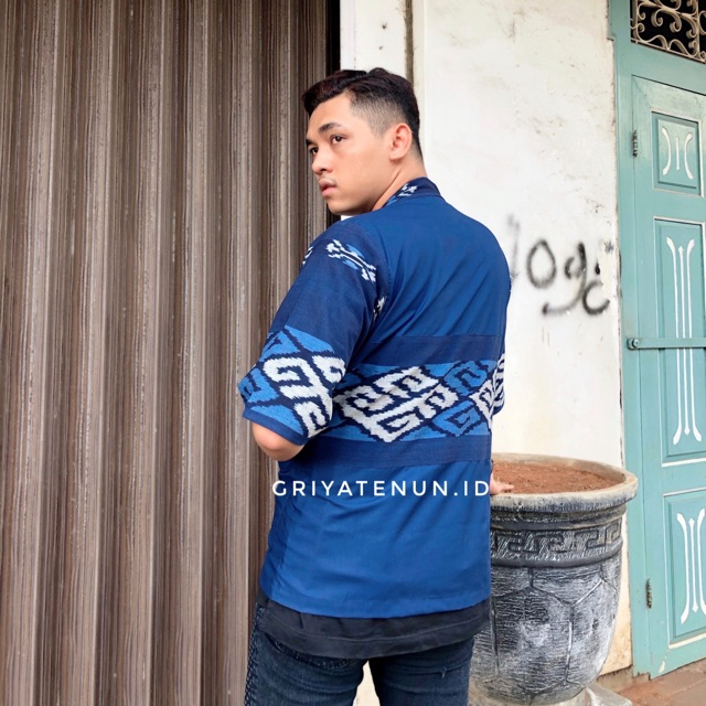 Kimono Tenun motif NTT (biru dongker)