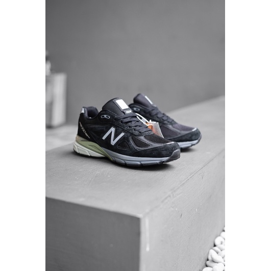 NEW BALANCE 990 V4 BLACK