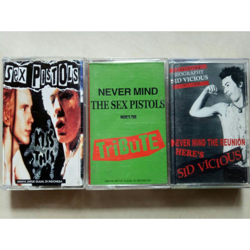 sepaket kaset sex pistols, atribute sex pistols, sid vicious.