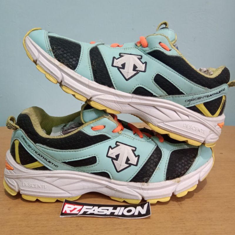 Sepatu DESCENTE second