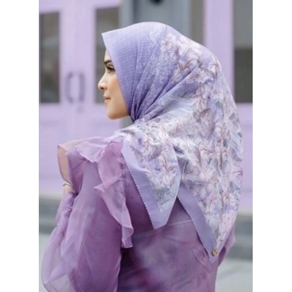 Buttonscarves malaya series Iris