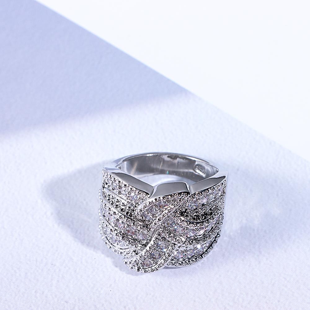 R-flower Cincin Cubic Zirconia Desain Panas Untuk Hadiah Hari Valentine Wanita Pertunangan