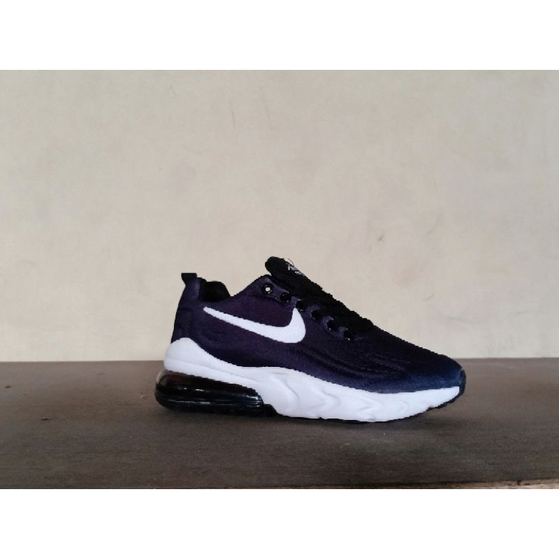 white nike air 270 react