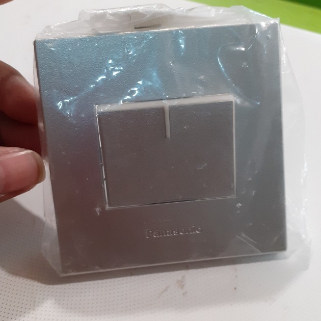 Panasonic STYLE E Silver Saklar Engkel Mata Besar (WESJ5941MWS) / Engkel Mata Kecil (WES5931MWS)