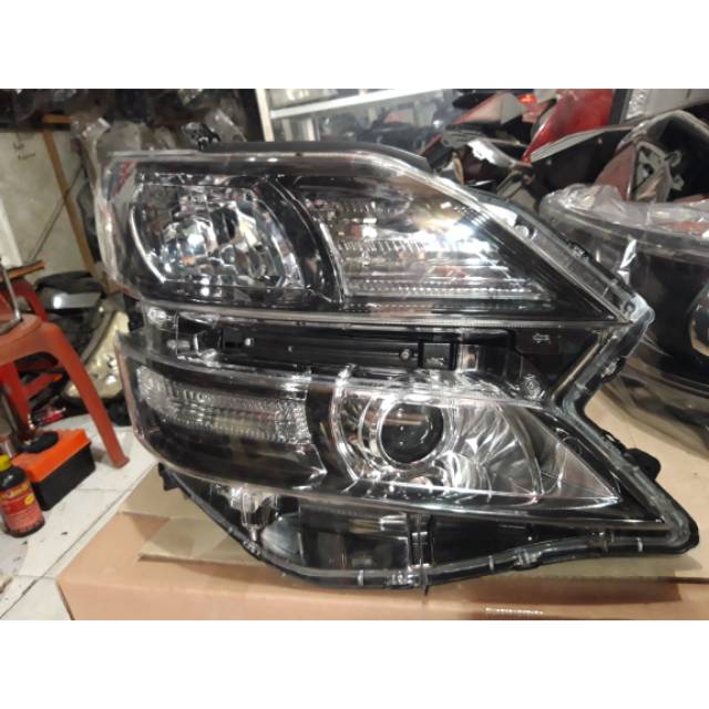 Headlamp toyota Vellfire 2012 kanan