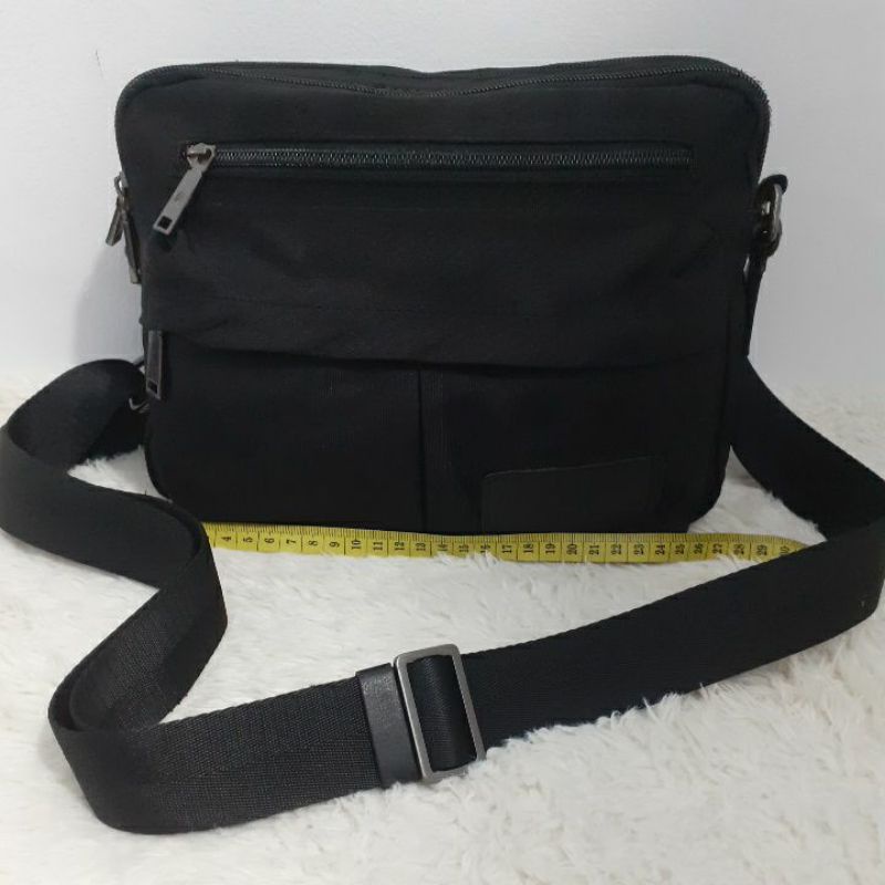 Tas Second / Preloved / SAMSONITE Sling Bag  Hitam / Tas Selempang / Tas Bahu / Bekas