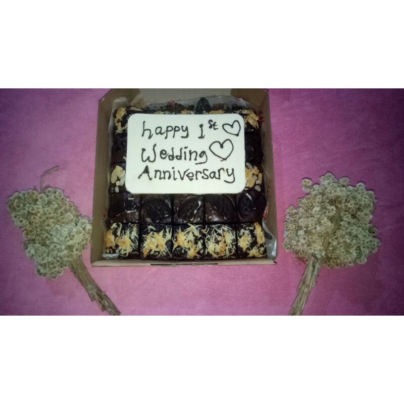 

fudgy brownies / brownis Custome Birthday DARK COKELAT PREMIUM