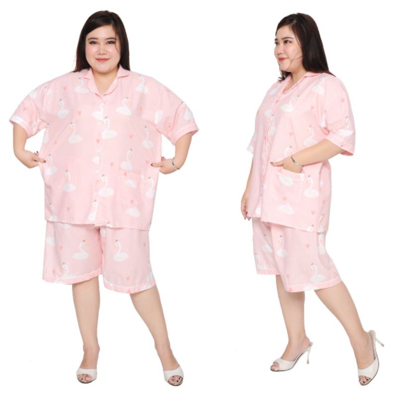 PIYAMA JUMBO CELANA PENDEK WANITA LD 130 120 SET BAJU TIDUR CEWEK DEWASA SETELAN KATUN KARAKTER-SWAN PINK