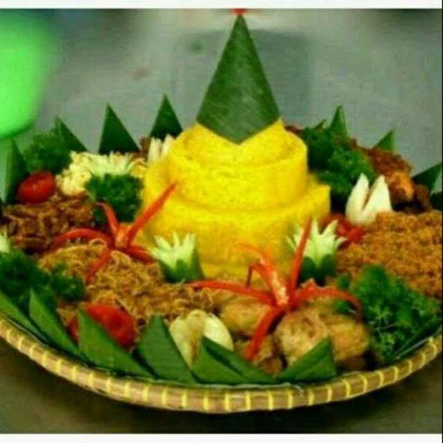 

Tumpeng Tampah 5 Porsi Halal Higienis Enak dan Murah