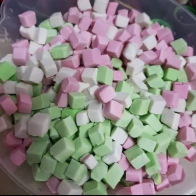 

Pacar cina dadu kotak kotak kecil