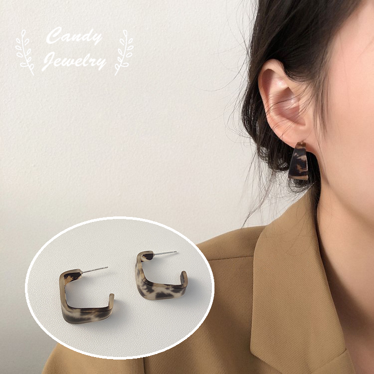 Anting Stud Bentuk Persegi Geometris Motif Leopard Gaya Korea Untuk Wanita