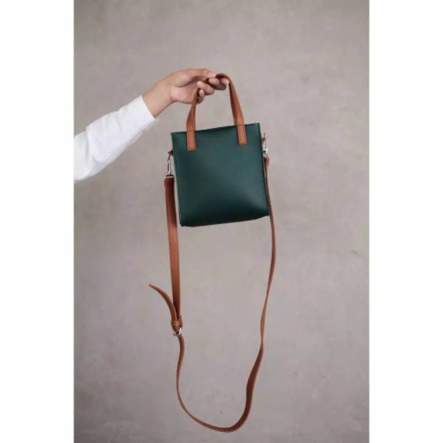 Tas slempang wanita misio