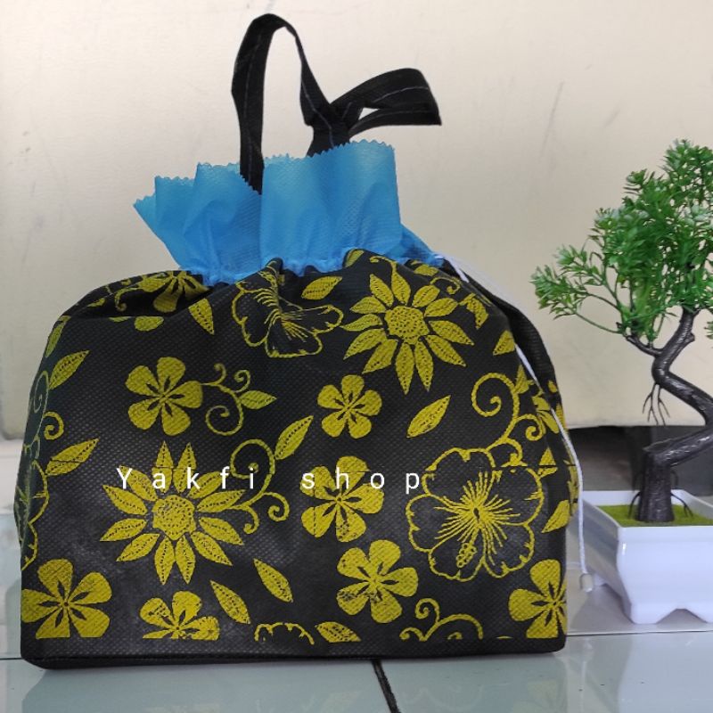 

tas hajatan serut motif bunga ukuran 22x22