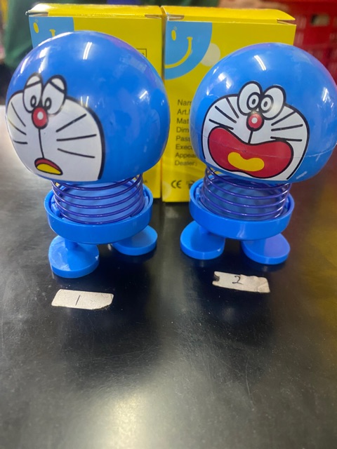 Pajangan dashbord doraemon