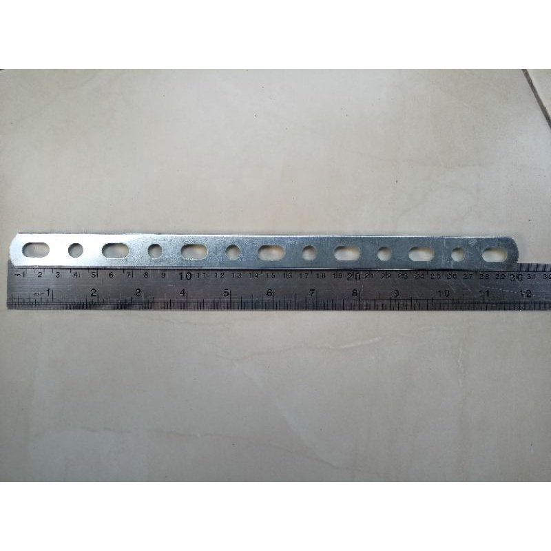 Plat besi lubang / plat braket / plat strip untuk tempat klakson dan relay