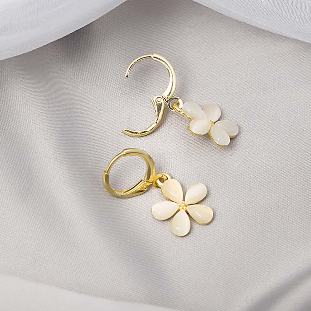 Anting Kait Gantung Wanita Plating Gold Desain Bunga Hias Opal Gaya Simple Untuk Pernikahanhadiah