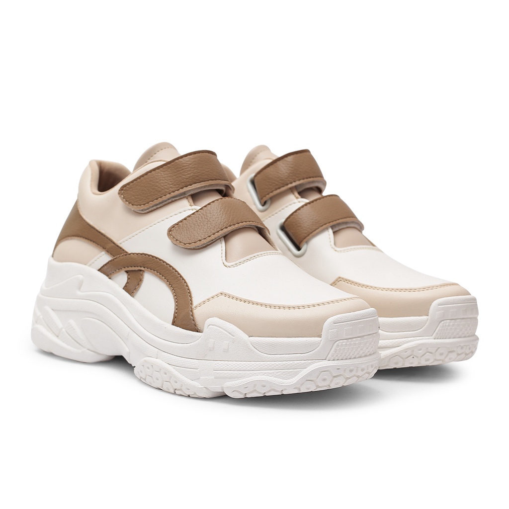 KHK by Khakikakiku Baggy Creamy Latte Sneakers