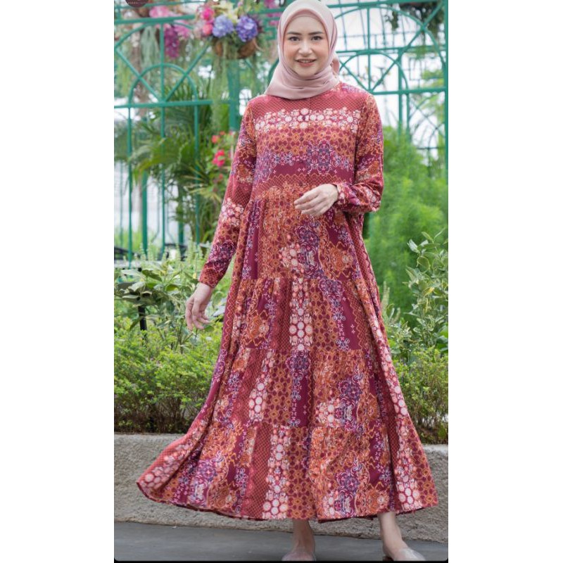 Qeena midi dress by heaven lights